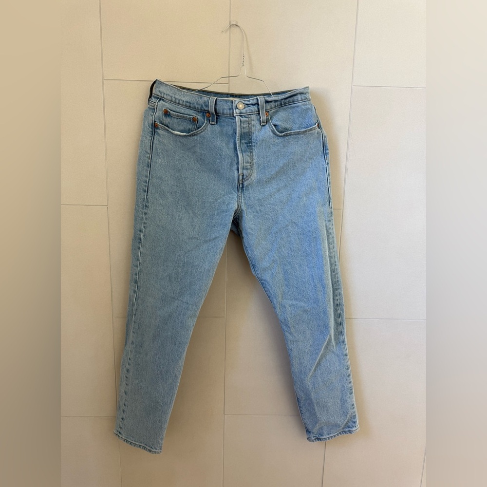 Levi’s brand wedgie jeans